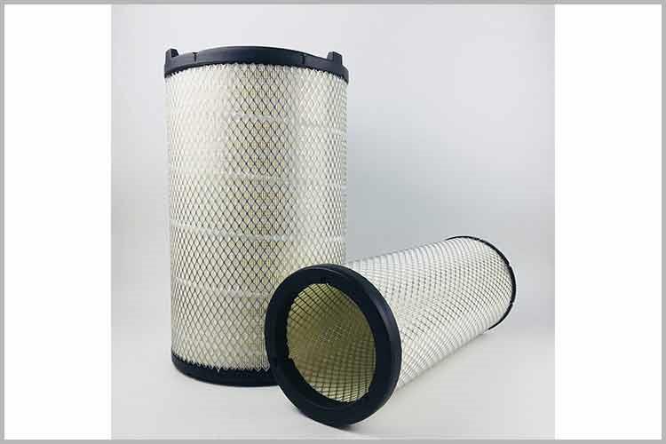 准备新的油滤式乐动在线注册，注意操作时不能穿化纤衣服，以防静电的放电火花