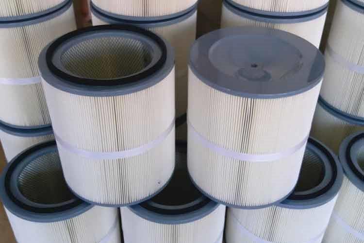 卡盘式乐动(中国)管路系统与该喷吹安装组件结构的结合，使脉冲喷吹清灰时气流分布均匀，提高了清灰效率