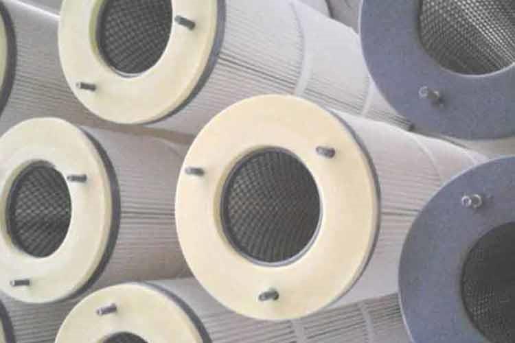 首先要查看聚酯纤维乐动(中国)是不是有污垢，有的话能够悄悄击打乐动(中国)外部，也能够用压缩空气由里向外吹，铲除滤筒上的积尘，没有压缩空气可先用木棍悄悄击打除尘滤芯，再用毛刷轻刷外部污垢