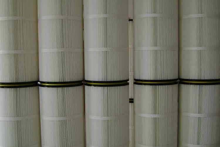  喷砂机乐动(中国)的安装方式有三种：垂直、倾斜、水平安装