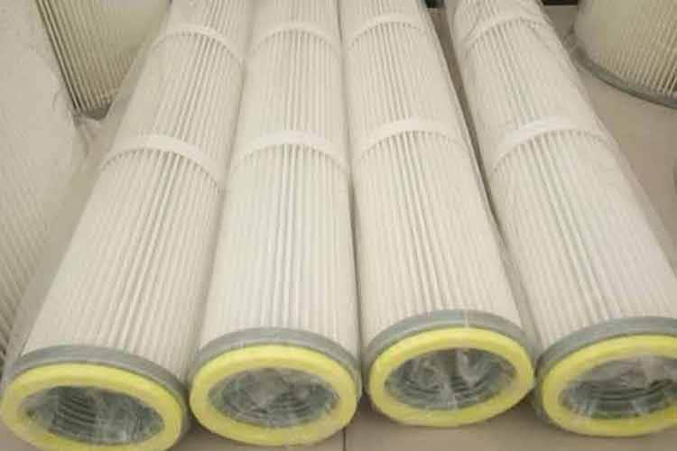 在任何情形下，均不容许高效乐动(中国)操作人员将未熄火的香烟或其它燃烧着的物品抛入粉尘控制的吸风罩或风管中