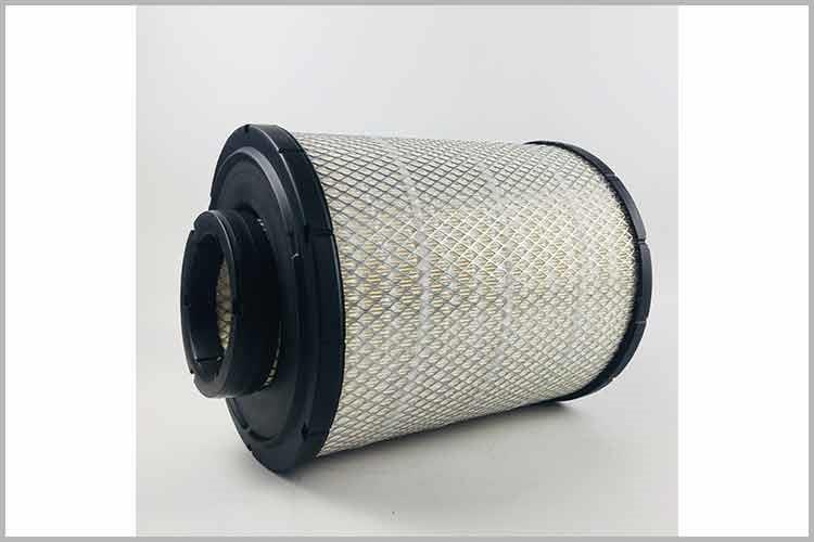 乐动在线注册的更换周期为1.5万公里更换一次，汽车滤清器经常在恶劣环境中工作的车辆应当不超过1万公里更换一次