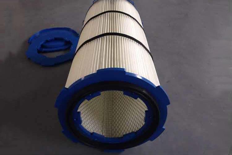 乐动(中国)工作环境湿度的考虑，如果环境湿度较大，容易引起粉尘吸潮，这时可考虑选择具有防水功能的滤材